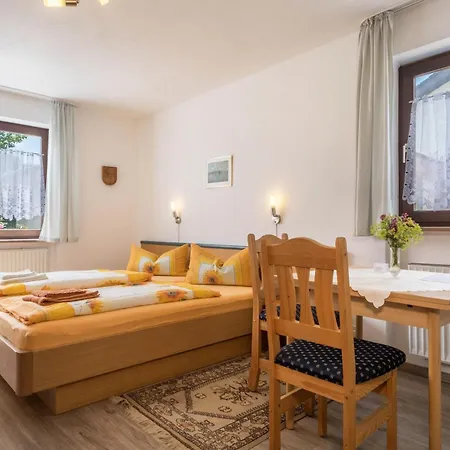 Bett Und Fruehstueck Bei Gertrud Appartement Hergensweiler