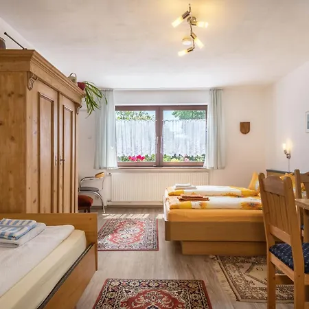 Appartement Bett Und Fruehstueck Bei Gertrud