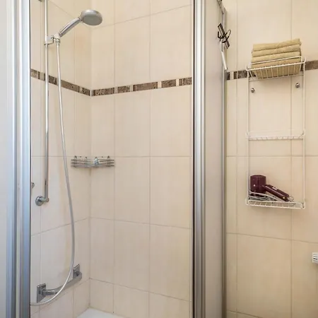 Appartement Bett Und Fruehstueck Bei Gertrud *